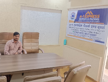 Truck Loading Packers and Movers